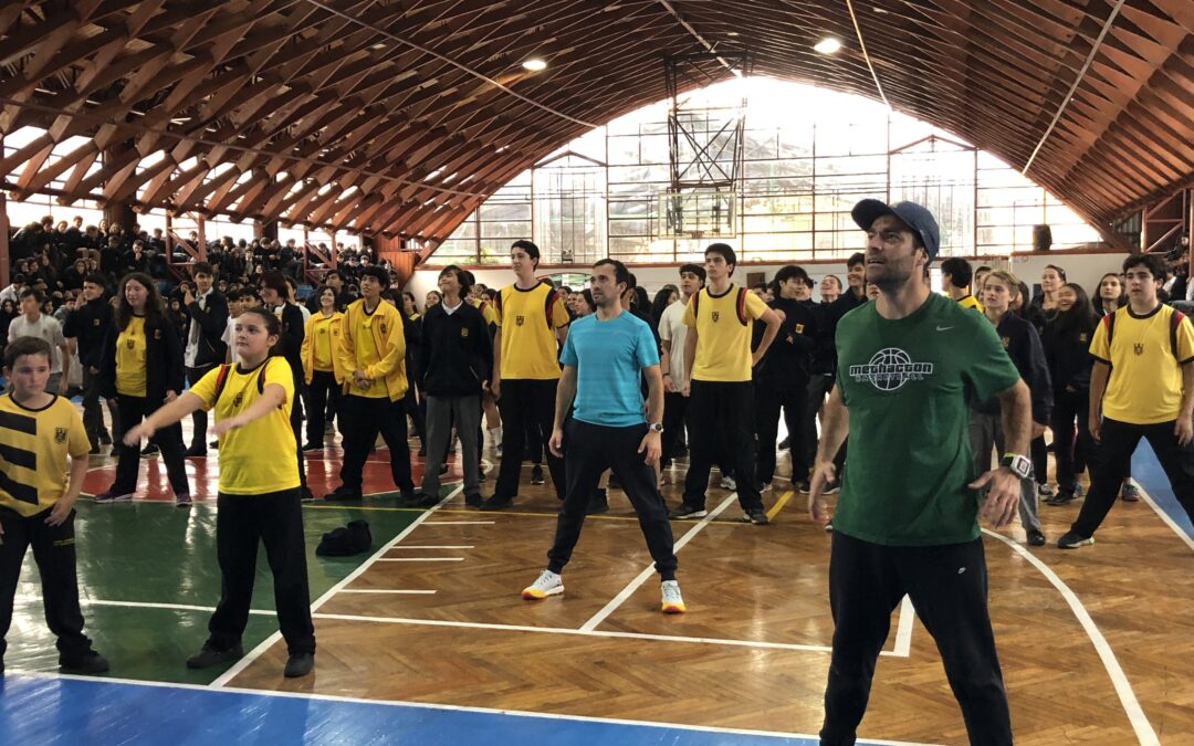 Alumnos de Enseñanza media celebran Día de la Educación Física y el Deporte Escolar