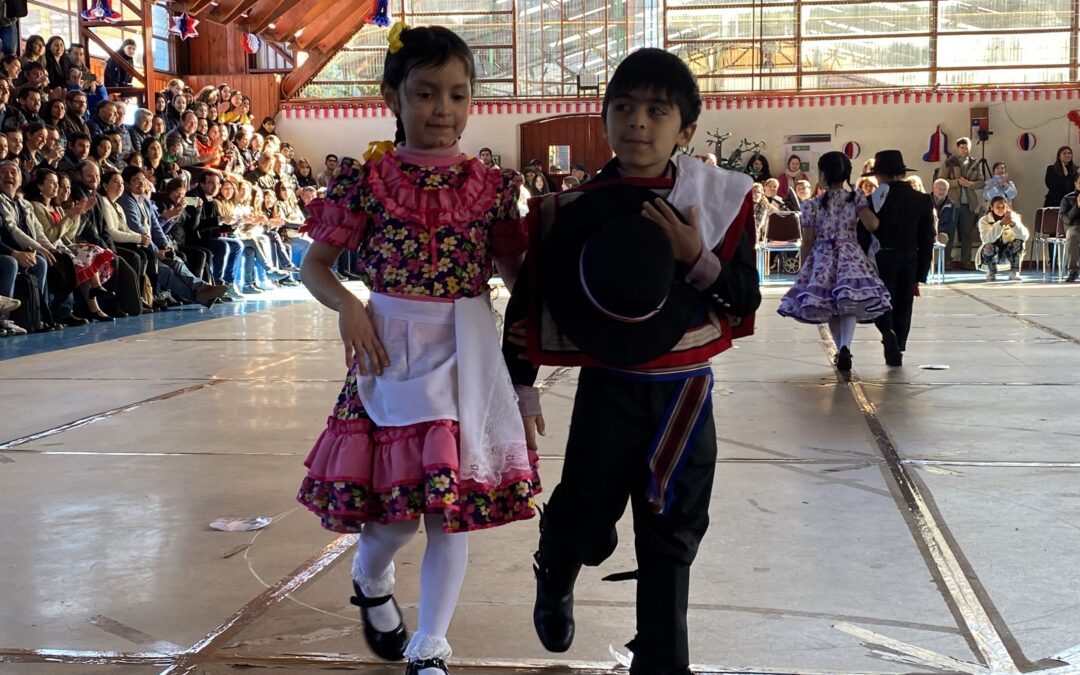 Presentación artística folklórica de Pre escolar