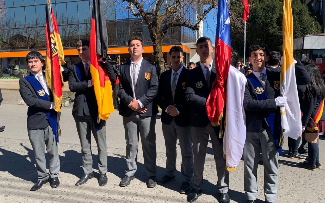 LAVD destaca en tradicional desfile de estudiantes