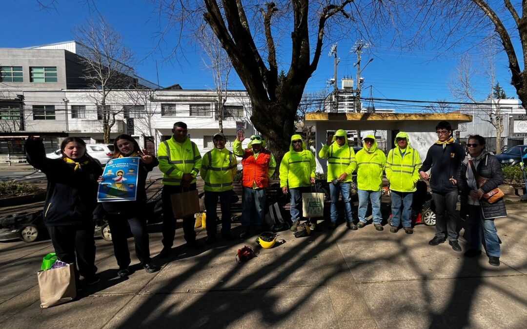 Jardineros reciben aportes provenientes del “Trueque solidario”