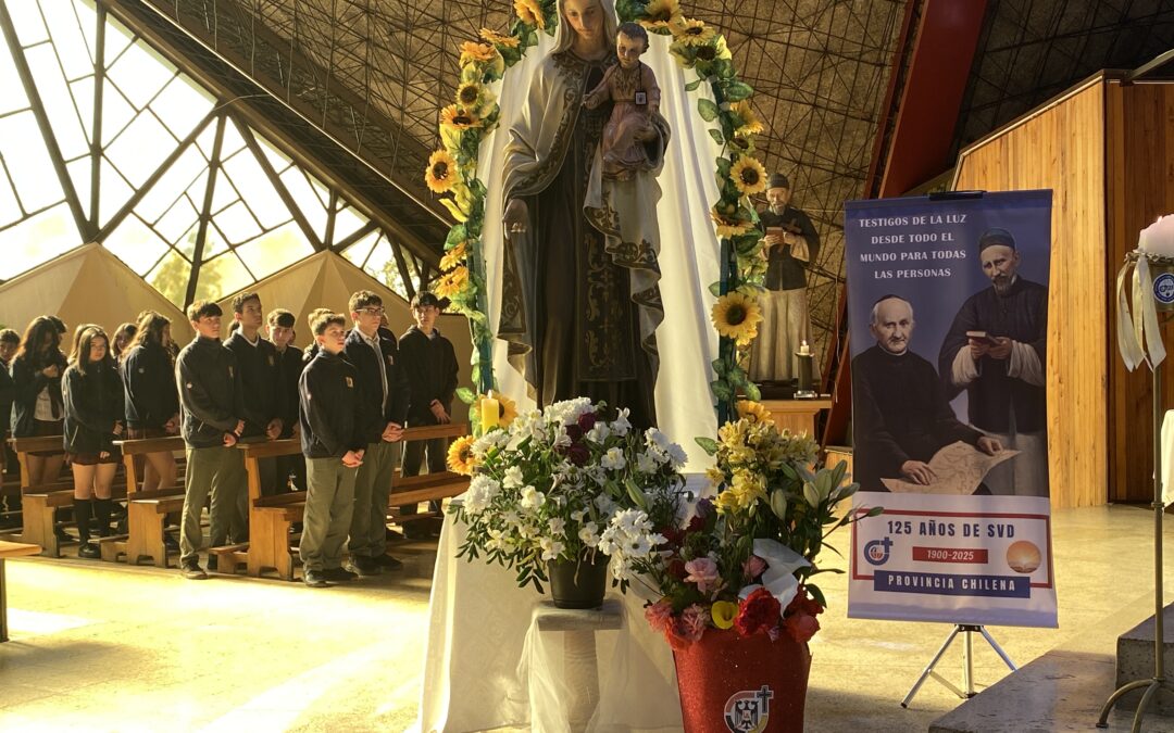 Eucaristía marca, simbólicamente, fin del Mes de María en el Patio grande