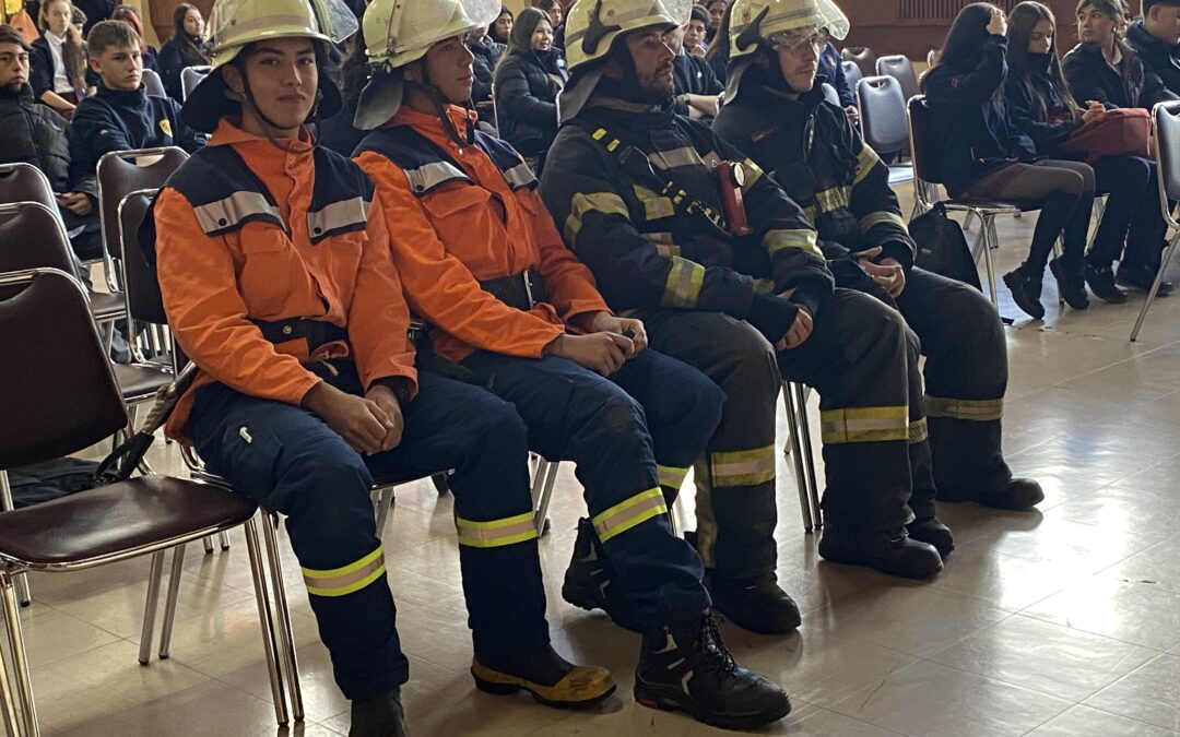 Únete a la Brigada Juvenil de la Sexta Compañía de Bomberos